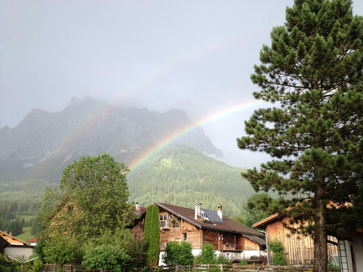 Landhaus Holzereck Ehrwald Bagian luar foto